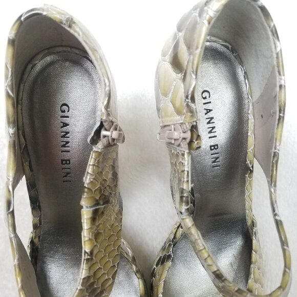 NWOT Gianni Bini Cream Snake Patent Stiletto 9.5 - Picture 4 of 10